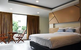 ทัก มี อิน